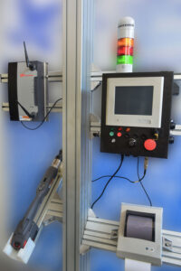 DSC 0346 Avvitatori per assemblaggio industriale Attraverso l’applicazione del sistema V3, Airtechnology interfaccia utensile cordless a linea di assemblaggio MVI consentendo la gestione utensile e la selezione delle lavorazioni direttamente da mainframe aziendale.AZIENDA LEADER NEL SETTORE MVI