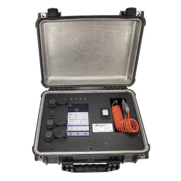 ACRADYNE FIELD 3 Avvitatori per assemblaggio industriale Il sistema FIELD mira a raggiungere obiettivi di produzione semplici in un mondo produttivo sempre più complesso ed esigente dove gli strumenti di fissaggio per primi debbono essere semplici all'utilizzo, ma allo stesso tempo efficaci ed altamente qualitativi. Il controllore copre le esigenze di assemblaggio da 0,5 a 17000 Nm per utensili a cavo (serie IEC e FIELD) e da 1,5 a 120 Nm per gli utensili a batteria (serie IBC). I software basati su piattaforma WEB Browser consentono facile programmazione da qualsiasi dispositivo in grado di eseguire un browser internet. Per una gestione del tutto libera da fili, fino a 4450 Nm: Avvitatori alta coppia A BATTERIA serie XT di AcraDyne