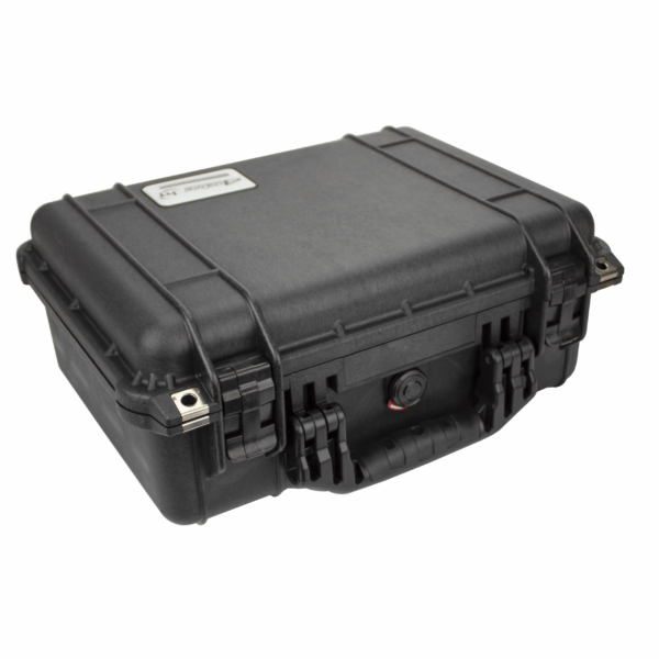ACRADYNE FIELD 4 Avvitatori per assemblaggio industriale Il sistema FIELD mira a raggiungere obiettivi di produzione semplici in un mondo produttivo sempre più complesso ed esigente dove gli strumenti di fissaggio per primi debbono essere semplici all'utilizzo, ma allo stesso tempo efficaci ed altamente qualitativi. Il controllore copre le esigenze di assemblaggio da 0,5 a 17000 Nm per utensili a cavo (serie IEC e FIELD) e da 1,5 a 120 Nm per gli utensili a batteria (serie IBC). I software basati su piattaforma WEB Browser consentono facile programmazione da qualsiasi dispositivo in grado di eseguire un browser internet. Per una gestione del tutto libera da fili, fino a 4450 Nm: Avvitatori alta coppia A BATTERIA serie XT di AcraDyne